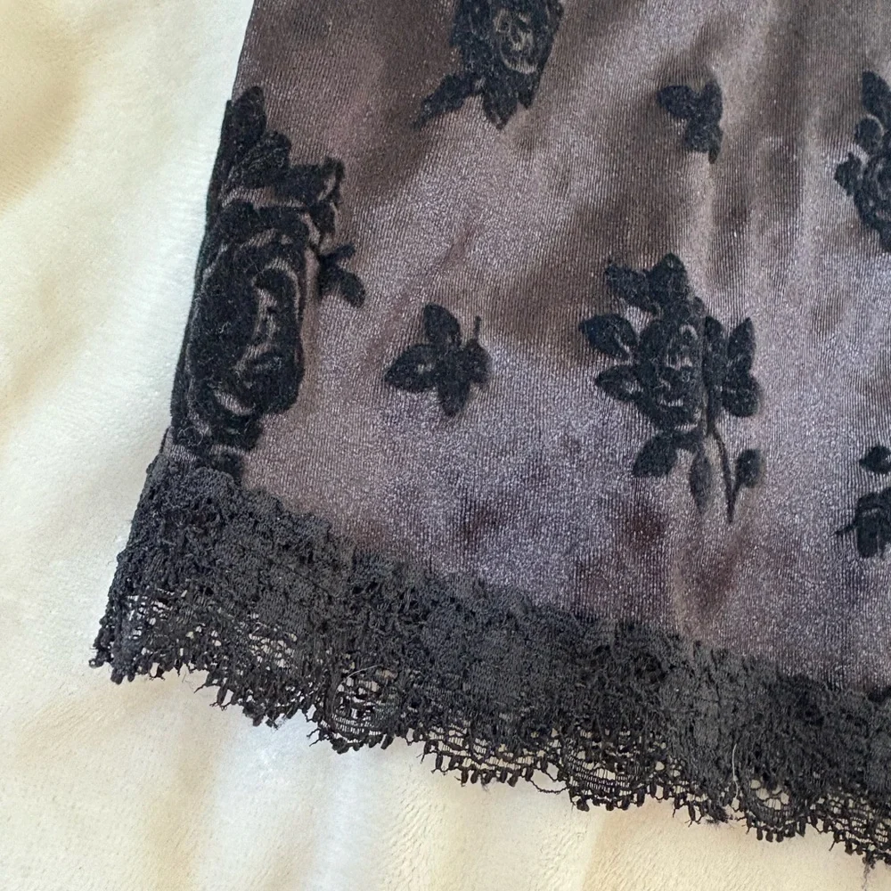 Garage Woman’s Small Velvet Floral Sleeveless Mini Dress With Lace Accents - Picture 8 of 9